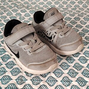 Nike Flex 2016 Run Toddler Shoes Size 8C Fabric Unisex Gray